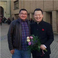 这个站在欧洲舞台歌唱的中国男孩,把欧洲人都震惊了!
