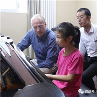对话柏林巴赫天才音乐学校钢琴系主任托马斯.尤思特教授