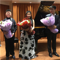 夏季学院第五天:肖赛评委的爱徒们同台竞技,亚辛斯基教授对着谱子听音乐会