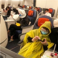 包机来了!首批从美国撤离的留学生已登机归国!