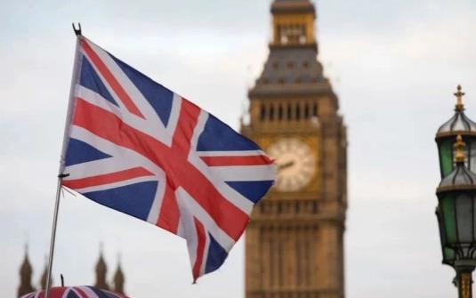 新生必读!2025英国留学生丝滑入境实用指南